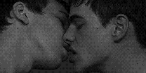 gay-gay-couple-gay-kiss-gay-love-guys-Favim.com-370816.gif